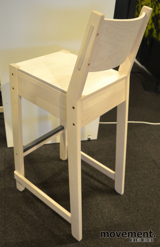 IKEA Norråker barkrakk i hvitlasertbjerk, sittehøyde 74cm IKEA Norråker barkrakk i hvitlasertbjerk, sittehøyde 74cm