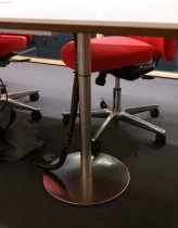 Møtebord i hvitt / satinert stål, 210x100cm, passer 6-8 personer, pent brukt