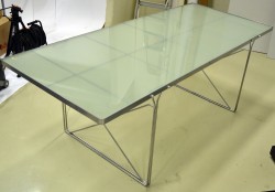 Glassbord / møtebord / spisebord fra Ikea i glass / grålakkert metall, 200x85cm, pent brukt