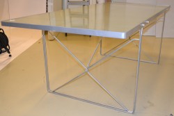 Glassbord / møtebord / spisebord fra Ikea i glass / grålakkert metall, 200x85cm, pent brukt