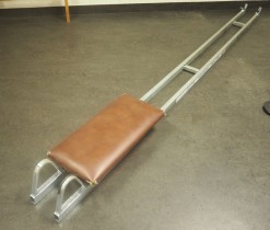 Brå-sterk treningsapparat for oppheng i ribbevegg, brukt