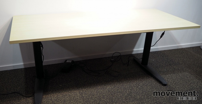 Solgt!Skrivebord med elektrisk hevsenk i - 2 / 2
