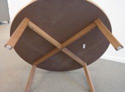 Loungebord fra Ikea Stockholm serie, Valnøtt finer, Ø=93cm, høyde 35cm, pent brukt