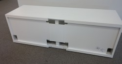 IKEA skjenk / TV-benk i hvitt, 120cm bredde, 40cm høyde, 2 skuffer, pent brukt