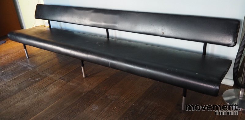 Solgt!Lang sofa / sittebenk i sort, - 1 / 2