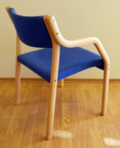 Stablestol: Sven Ivar Dysthe - Laminette møteromsstol i bøk / blått, norsk designklassiker, pent brukt