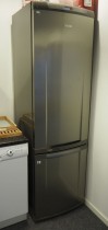 Electrolux ENB39400X8 kjøleskap/kombiskap med fryser nede  i rustfritt stål, 201cmhøyde, brukt med noe slitasje