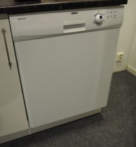 Zanussi ZDF2010 oppvaskmaskin i hvitt, pent brukt