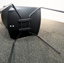 Stablebar konferansestol i sort, sortlakkerte ben i metall, modell Lycra MS02-A, NY/UBRUKT