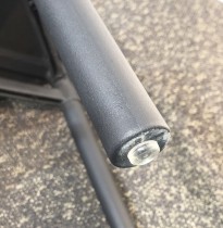 Kafestol i sort støpeplast setetrekk i sort kunstlær, modell MS42, NY/UBRUKT