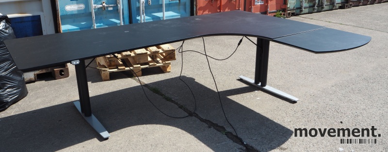 Solgt!Skrivebord med elektrisk hevsenk i - 1 / 2