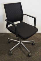 Konferansestol / møteromsstol på hjul fra Wagner, modell W70 3D, sort / sort mesh / polert aluminium, pent brukt