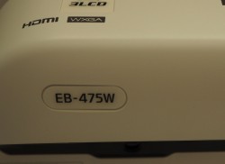 Epson Short-throw-prosjektor: EB475W, 1280x800 Widescreen, HDMI, 2600Lumen, pent brukt