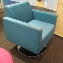 Loungstol / lenestol i sjøgrønt stoff fra VAD, pent brukt