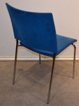 Konferansestol fra Lammhults, modell SPIRA, i blå mikrofiber / krom, pent brukt