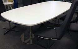 Møtebord i hvitt / krom, 280x120cm, passer 8-10 personer, pent brukt understell med ny plate