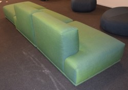 Muuto design-sofa, modell Connect modulsofa, 360cm bredde i grønt stoff, pent brukt