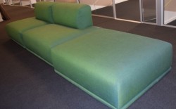 Muuto design-sofa, modell Connect modulsofa, 360cm bredde i grønt stoff, pent brukt
