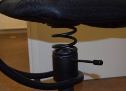 Ergonomisk, ryggvennlig kontorstol fra Spinalis, modell Spider med trekk i sort, pent brukt