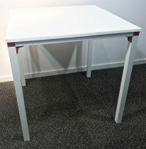 Kafebord / utebord / kantinebord i hvitt, 75x75cm, modell Glatt, nytt