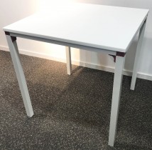 Kafebord / utebord / kantinebord i hvitt, 75x75cm, modell Glatt, nytt
