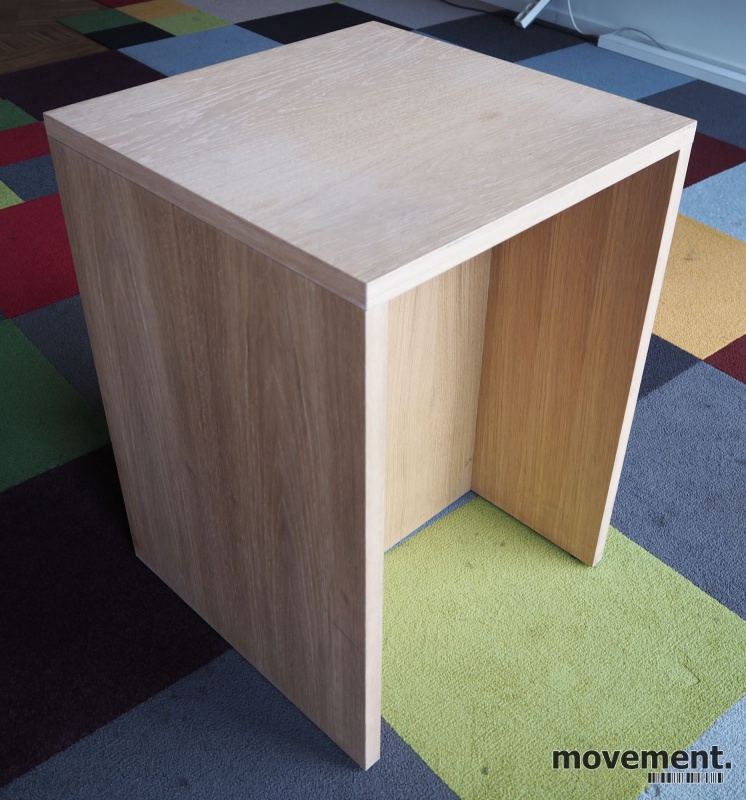 Solgt!Sidebord / liten skjenk / mediabenk - 2 / 3