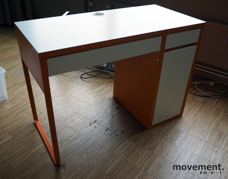 Solgt!Skrivebord i hvitt / orange fra - 2 / 3