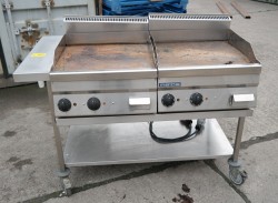 Metos steketopp / flatgrill / stekeplate, elektrisk, 2 stk på vogn, 400V, bredde 140cm, pent brukt