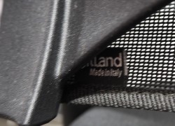Kontorstol fra Sitland - Team Air i sort, høy rygg og armlener, pent brukt