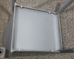 Kafestol / stol for uteservering i grå plast fra Pedrali, modell Volt, pent brukt