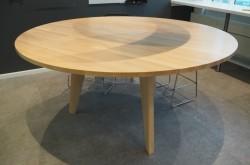 Høyt (88cm), rundt møtebord / mingelbord / barbord i hvitpigmentert eik, Ø=180cm, pent brukt