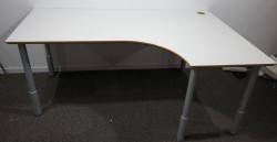 Hjørneskrivebord i lys grå / grå, 180x120cm, høyreløsning, pent brukt