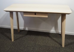 IKEA Lisabo skrivebord med skuff i ask, 118x45cm, pent brukt