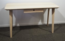 IKEA Lisabo skrivebord med skuff i ask, 118x45cm, pent brukt