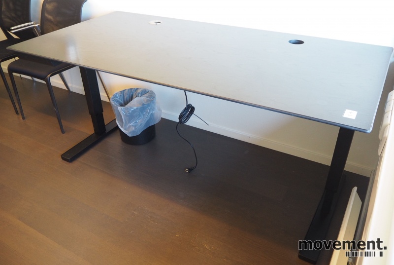 Solgt!Skrivebord med elektrisk hevsenk i - 2 / 3