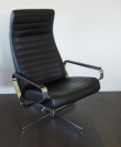 Solgt!Loungestol / lenestol i sort skinn - 1 / 3