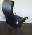 Solgt!Loungestol / lenestol i sort skinn - 2 / 3