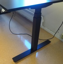 Hjørneløsning / skrivebord med elektrisk hevsenk i sort fra EFG, 200x180cm venstreløsning, pent brukt 2017-modell