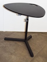Lite sidebord / loungebord / kaffebord i sort, Ikea, justerbar høyde, pent brukt