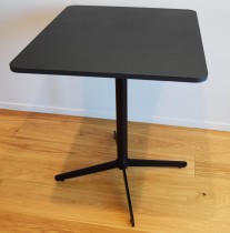 Loungebord / kaffebord, sort plate, Edsbyn modell Feather, 70x60cm bordplate, 73cm høyde, pent brukt