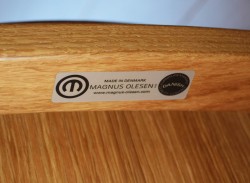 Loungestol i eik fra Magnus Olesen, modell Freya Lounge 4731, Design: Says Who, pent brukt