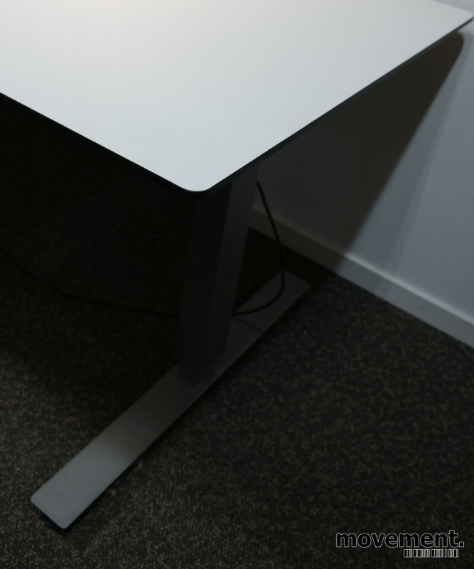 Solgt!Skrivebord med elektrisk hevsenk i - 3 / 4