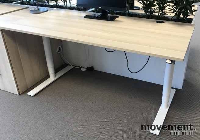 Solgt!Skrivebord med elektrisk hevsenk, - 1 / 3