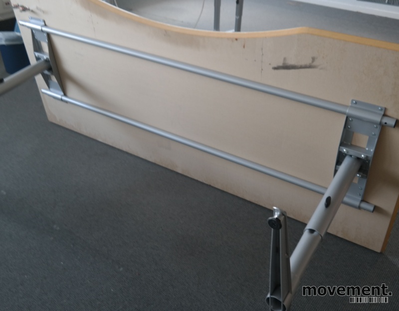 Solgt!Skrivebord i lys grå HPL, forkant i - 4 / 4