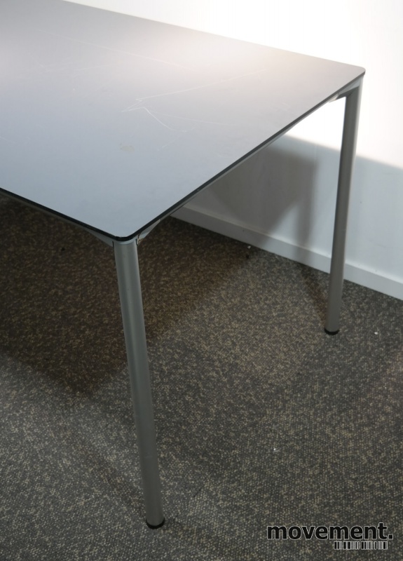 Solgt!Skrivebord / kantinebord i grått - 3 / 6
