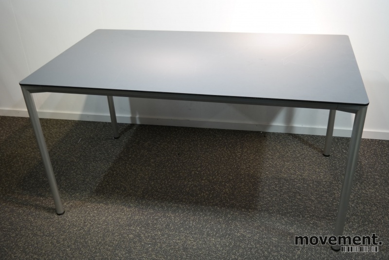 Solgt!Skrivebord / kantinebord i grått - 1 / 6