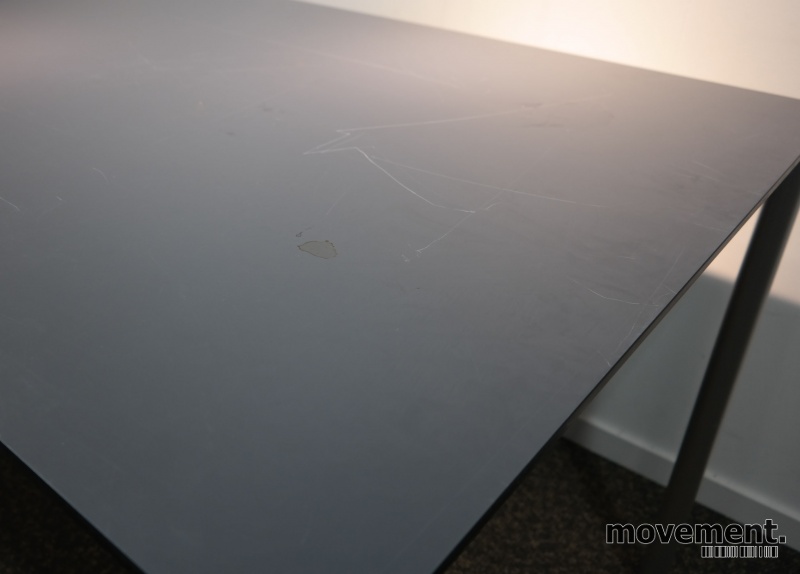 Solgt!Skrivebord / kantinebord i grått - 4 / 6