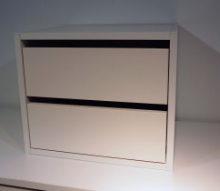 Liten skuffseksjon for plassering i skap eller på skrivebord i hvitt fra Horreds, 2skuffer, 39,5x34x33cm, pent brukt