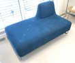 Solgt!UGO sofa i blått mikrofiberstoff - 1 / 4