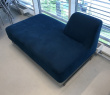Solgt!UGO sofa i blått mikrofiberstoff - 2 / 4